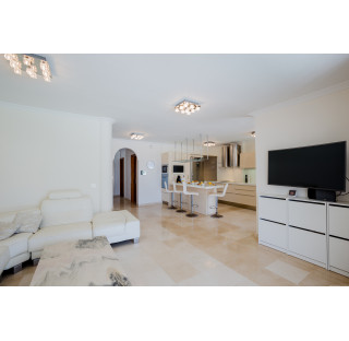 SOLD Wonderful villa in Madroñal neighborhood for sale.