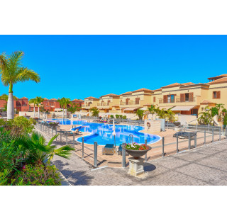 Beautiful villa in Villas Del Duque