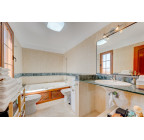 Beautiful villa in Villas Del Duque